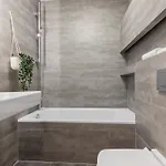Lam Concrete Ac - Balcony Apartment *