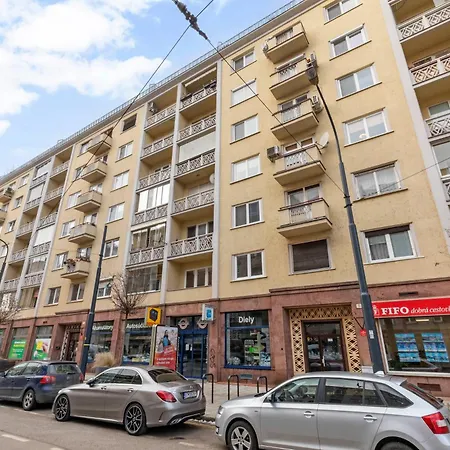 Lam Concrete Ac - Balcony Apartmán