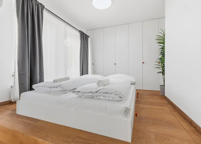 Lam Concrete Ac - Balcony