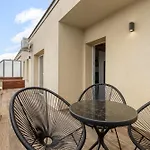 Lam Concrete Ac - Balcony